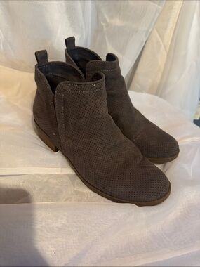 Women’s Perforated Ankle Boot in Taupe